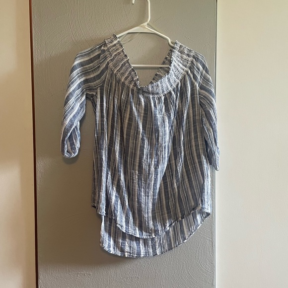 Off the shoulder top - Picture 1 of 1